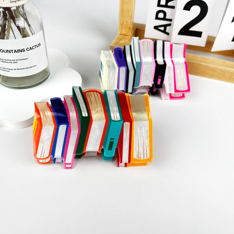 Book Hair claw clip: A | mildstyles